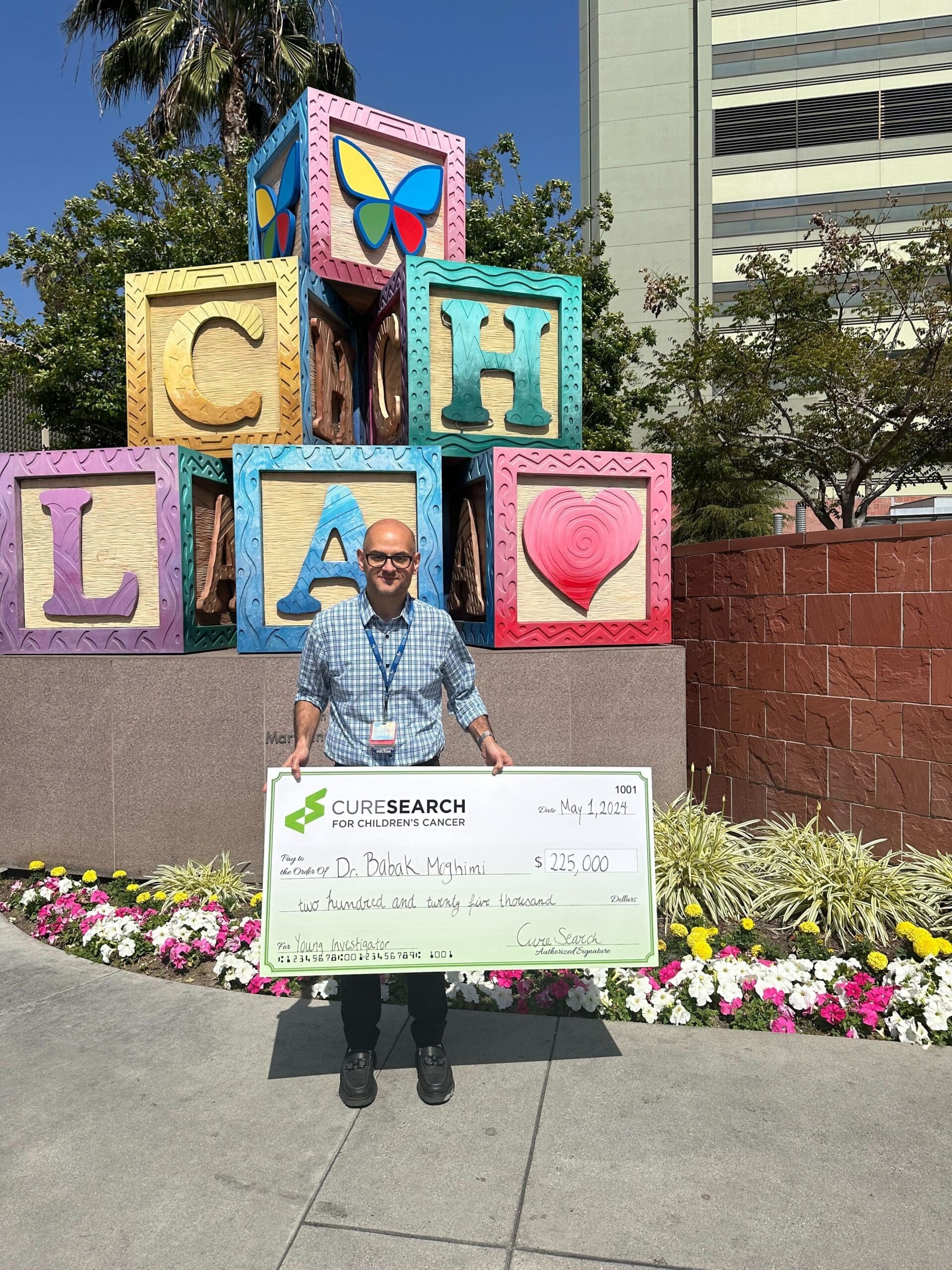 Dr. Babak Moghimi receives CureSearch Young Investigator Award in support of his novel pediatric AML research, 2024